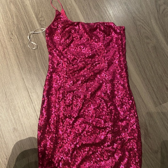 Pink Sequin dress - Picture 2 of 4